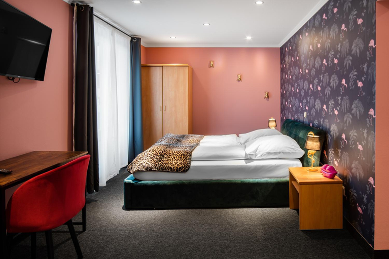 Bedroom, SmartHotel Flamingo self-check-in, Gießen