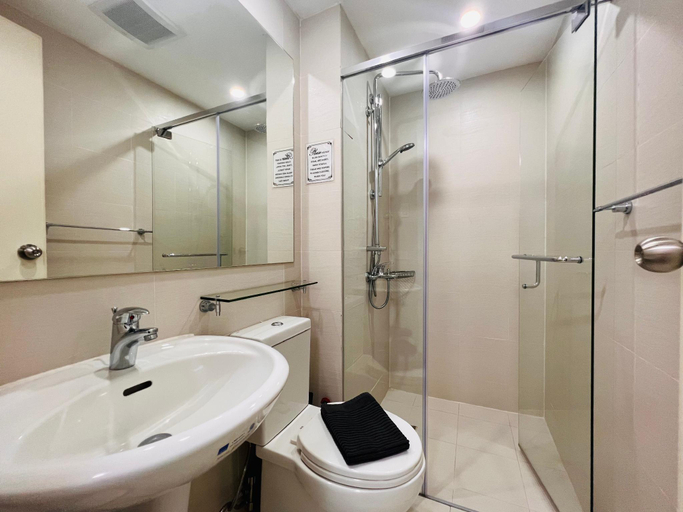 Bathroom 2, Azure Sakura Suite, Parañaque