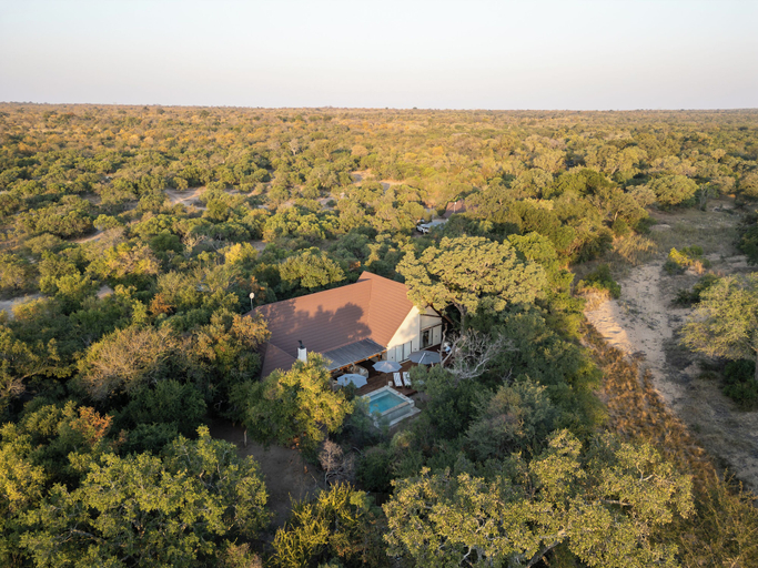 Exterior & Views 2, Ukanyi Luxury Villa, Mopani
