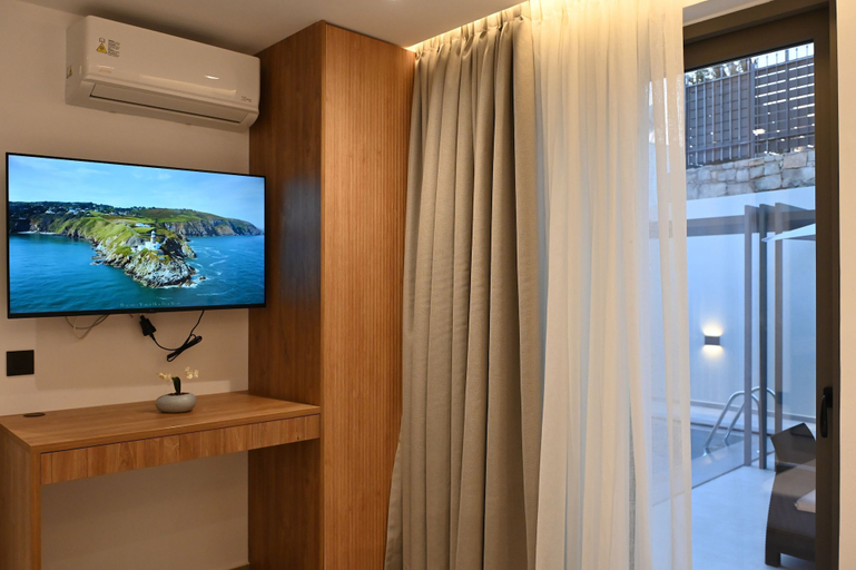 Room 3, Luxury Suites With Private Swimming Pool 1st Floor, Crete