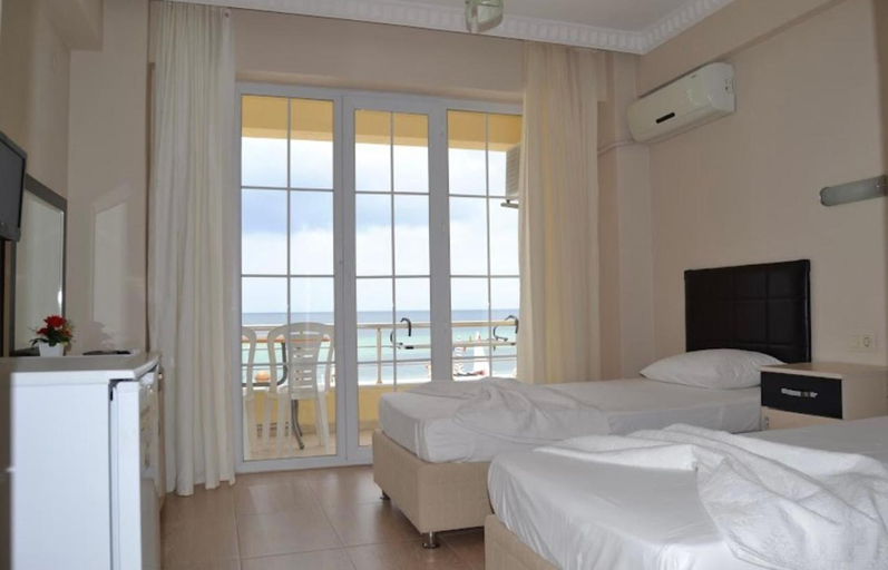 Bedroom 3, Kum Motel, Marmara