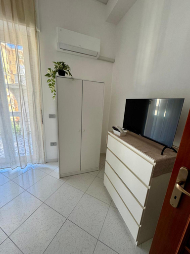 Others 5, Biagina Rooms, Napoli