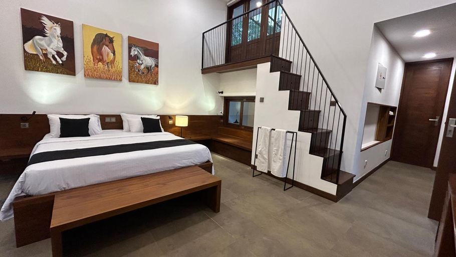 Others 5, Boutique by Sa, N. Palatha East