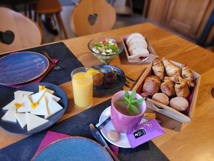 Others 5, Auberge le Mont-Gele, Martigny