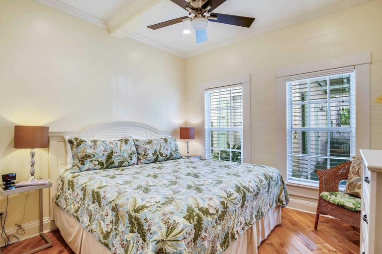Interior 5, Paradise Place by Avantstay Key West Old Town Condo w/ Shared Pool, Monroe