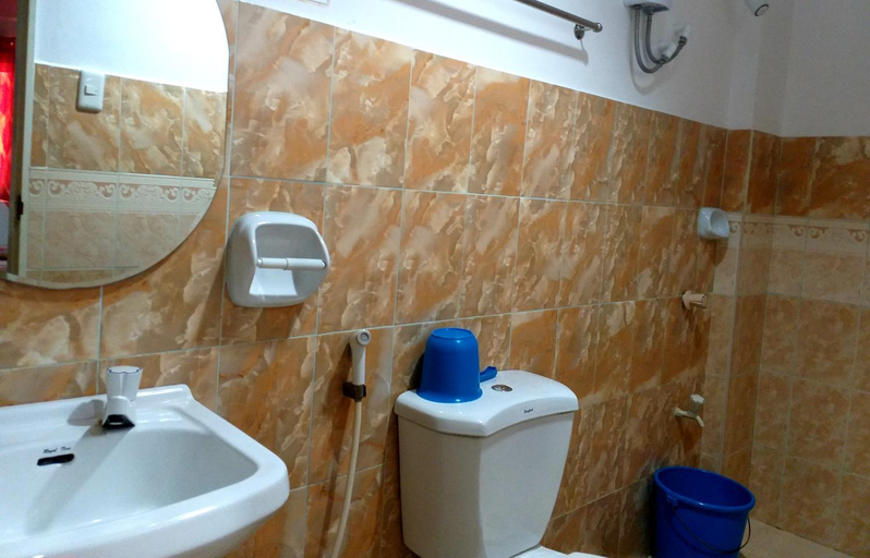 Bathroom 5, Park Vil-la Apartelle, Quezon City