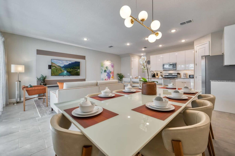 Room 2, Spacious and Modern Home for 9 Guests, Osceola