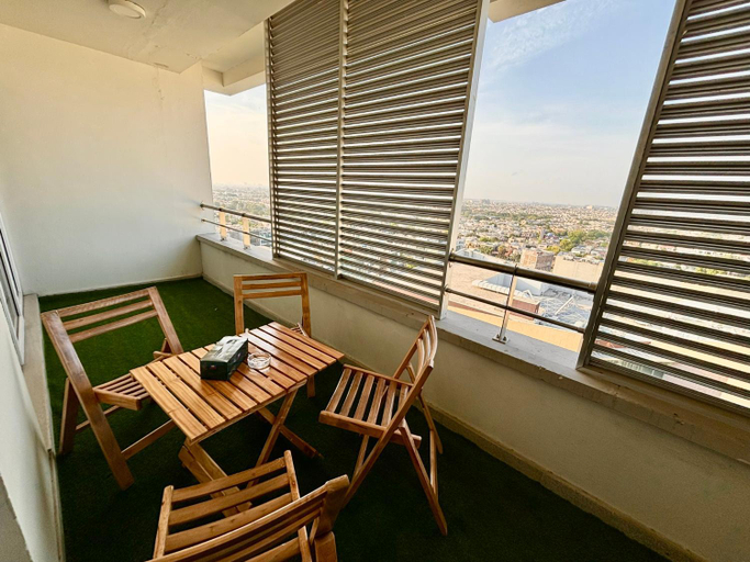 Others 5, LUX @ Penta Square DHA, Lahore
