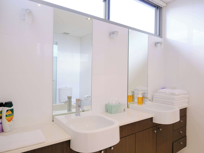 Bathroom 4, Gallery Serviced Apartments, Fremantle