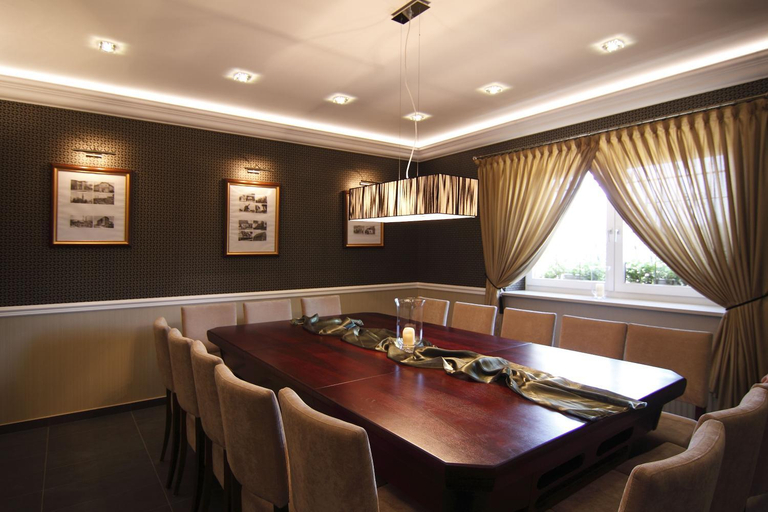 Restaurant 5, Hotel Pod Z Cot O Koron O, Ople