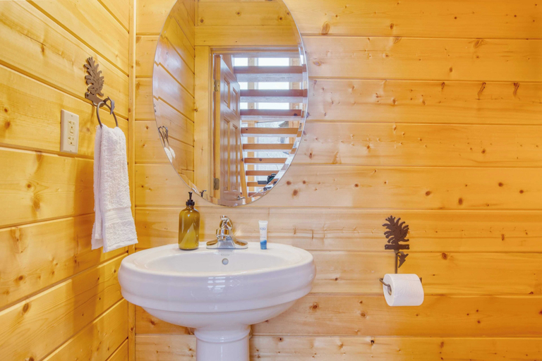 Bathroom 5, Morven by Avantstay Secluded w/ Mountain Views!, Sevier