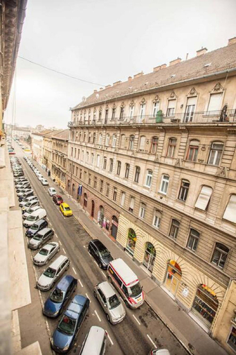 Exterior view 2, Centre Sunshine Bedroom Room Season 5, Budapesti