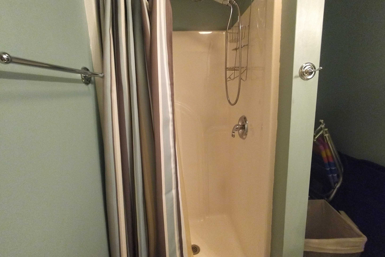 Bathroom 3, The Bear Foot Lodge by Avantstay Game Room, Deck, Beach/lake Access, Carbon