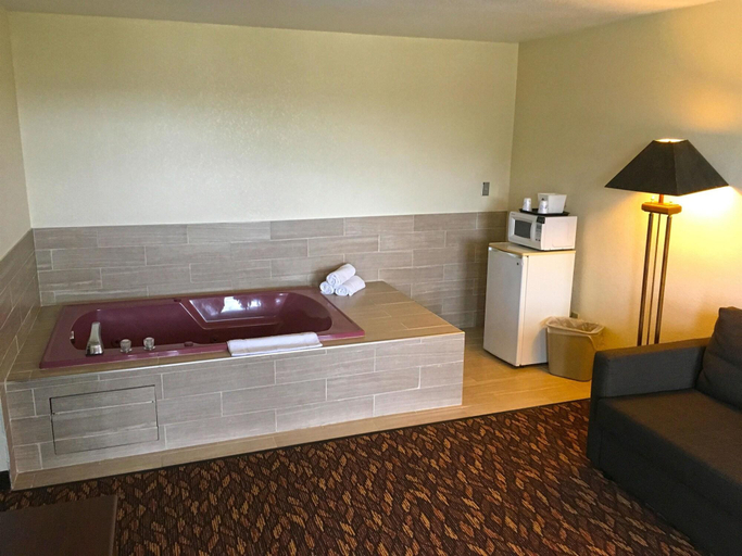 Bathroom 4, Americas Best Value Inn Celina, Mercer