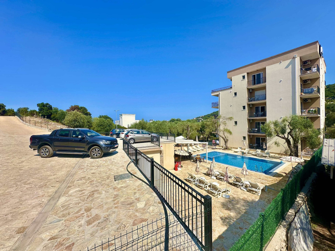 Exterior & Views 2, Akhdar Apartments