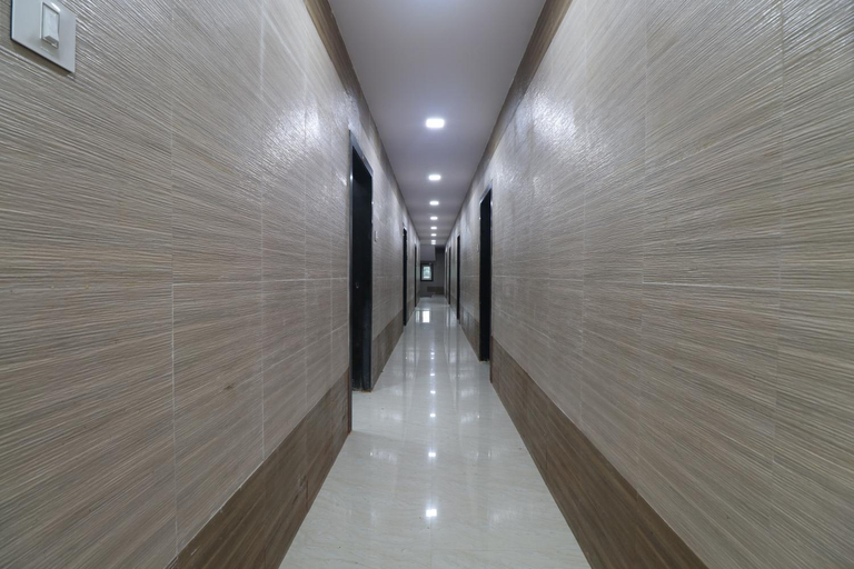 Others 5, HOTEL VALLABHA RESIDENSY, East Godavari