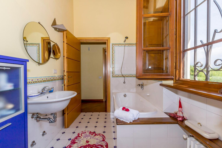 Bathroom 3, Villa Pallina 4BR Villa with Private Pool, Lucca