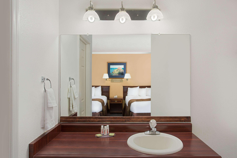 Bathroom 5, Super 8 by Wyndham Oroville, Butte