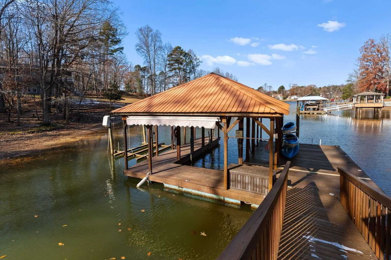 Others 4, Winding Down by Avantstay Sleeps 20 + Dock, View, Iredell