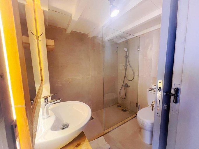 Bathroom 3, Blue Marlin Batroun, Batroun
