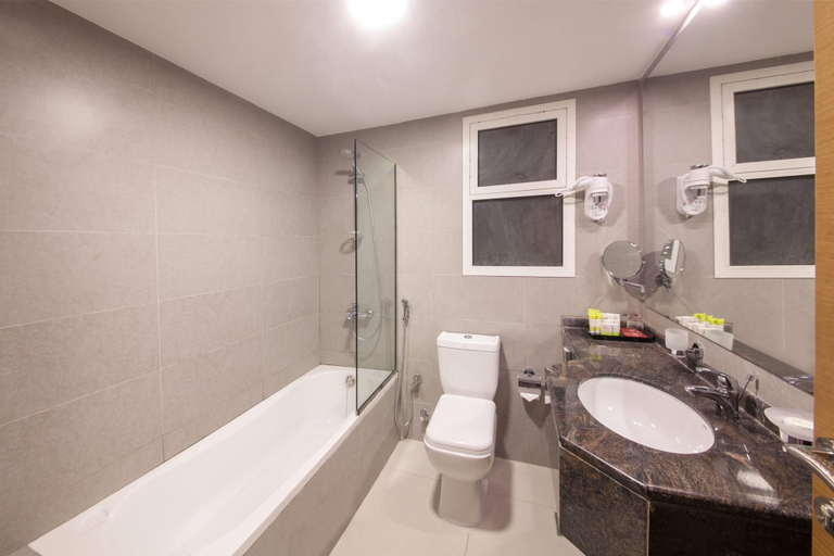 Bathroom 5, Ramada by Wyndham Beach Hotel Ajman, Ajman