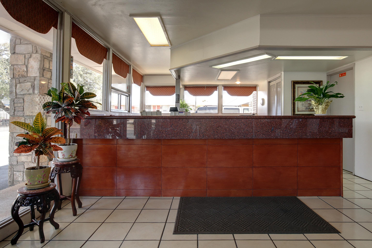 Public Area 2, Americas Best Value Inn Uvalde, Uvalde