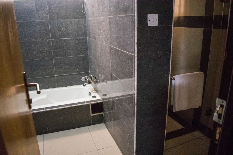 Bathroom, Primal Hotel, Kosofe