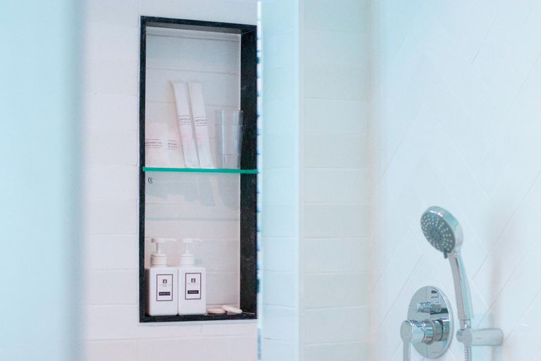Bathroom 10