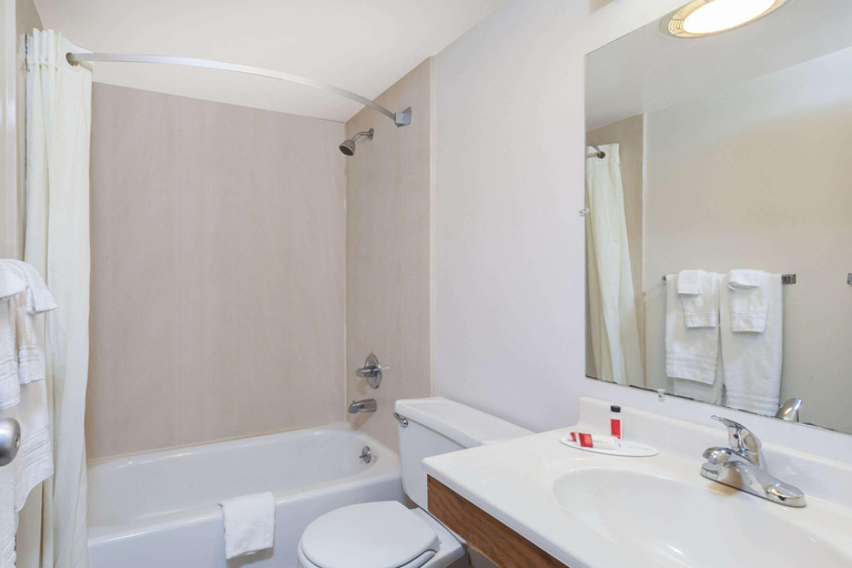 Bathroom 4, Super 8 by Wyndham Harrisburg Hershey West, Dauphin