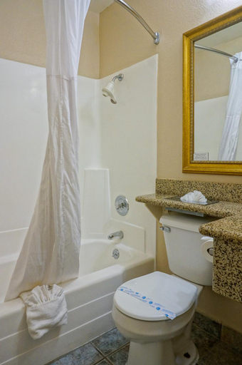 Bathroom 3, Days Inn by Wyndham Mission Valley/SDSU, San Diego