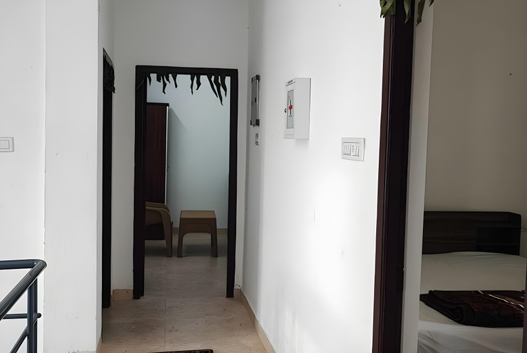 Others 5, R.V Ruthra Lodge, Tiruppur