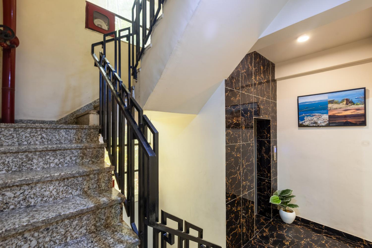 Public Area 2, Hotel Fortune Inn by ASPL, Gautam Buddha Nagar