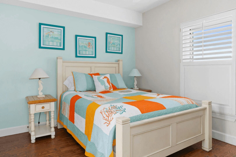 Bedroom 2, Emerald Isle Resort 405 by Avantstay Beachfront, Beach Chairs + Pool Access, Bay