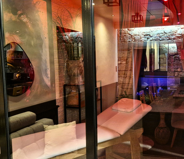 Others 5, AKA LOVE ROOM, Tarn