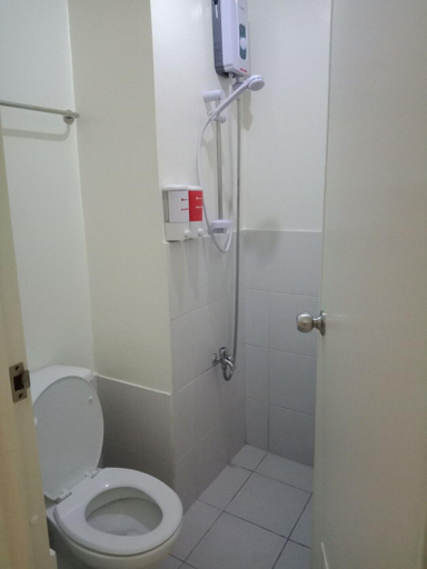 Bathroom 4, Urban Deca @ Nizami Condotel Unit 5, Mandaluyong