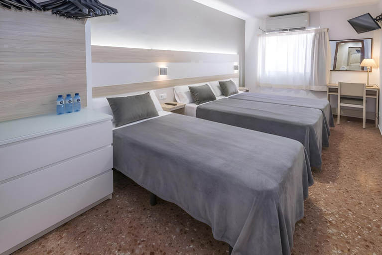 Bedroom 2, Hotel Catalunya Express, Tarragona