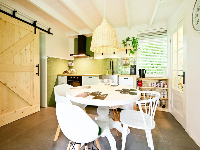 Others 5, Holiday Home in Reutum with Pond and Trails, Tubbergen