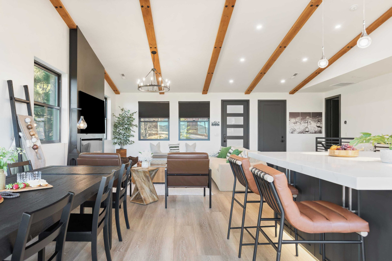 Food & Drinks 5, Modern Lodge Near Lake, Village, & Snow Summit Game Room, Decks, Firepit, Views, San Bernardino