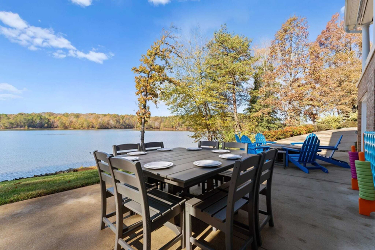 Others 5, Sunset Pointe by Avantstay Waterfront, Beach, Fire Pit Sleeps 14 5bdr 4BA, Iredell