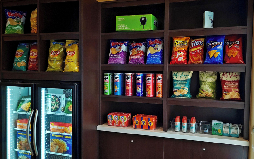 Food & Drinks 5, Super 8 by Wyndham Midland, Simcoe