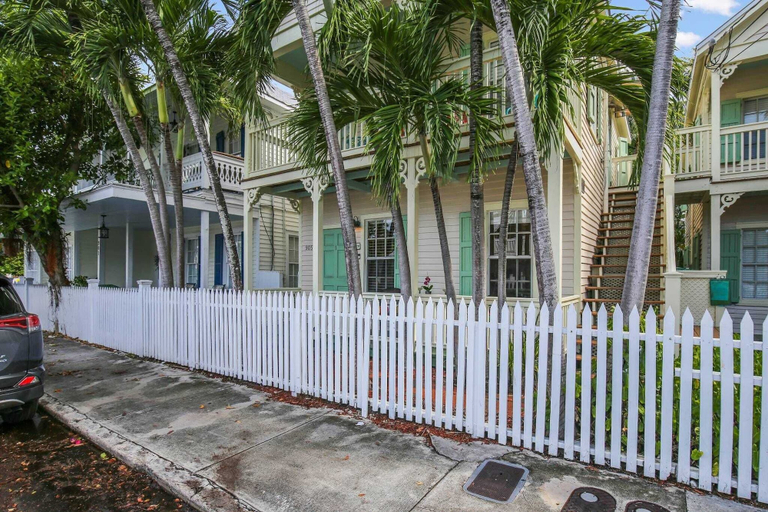 Interior 2, Paradise Place by Avantstay Key West Old Town Condo w/ Shared Pool, Monroe