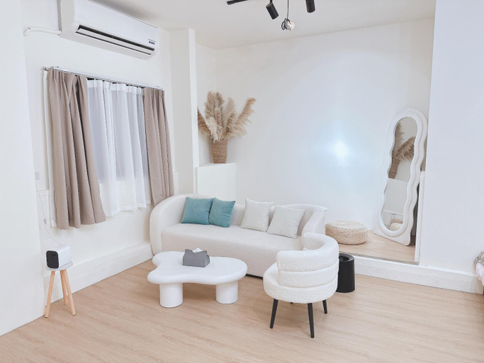 Others 4, Homiday, Nantou
