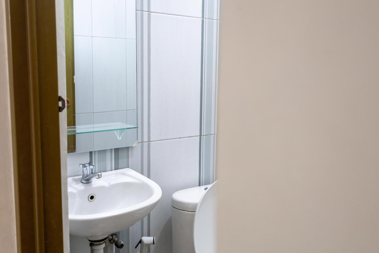Bathroom 12