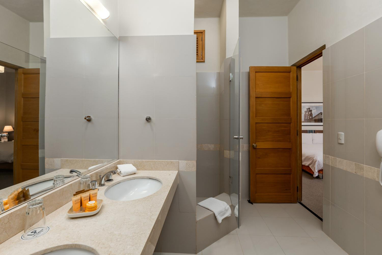 Bathroom 4, LP Los Portales Hotel Tarma, Tarma