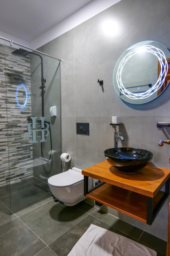 Bathroom 3, Hotel Bineri, Gjirokastrës