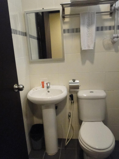 Bathroom 3, Hotel Sadong 88, Kota Kinabalu