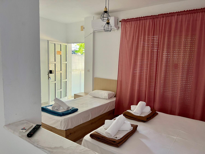Bedroom 4, PELEKAN rooms and apartments athina 11, Central Macedonia