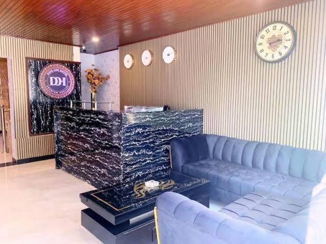 Others 3, Dior One Hotel, Lahore
