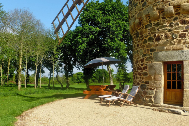 Garden 2, Windmill Stay Near Goelo Coast Beaches, Côtes-d'Armor