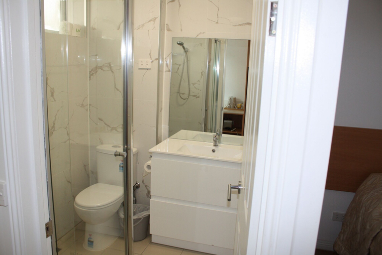 Bathroom 3, Coburg Motor Inn, Melbourne
